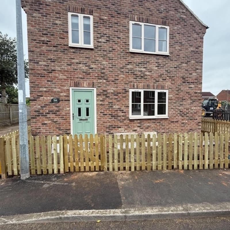 Custom Gate – image 1